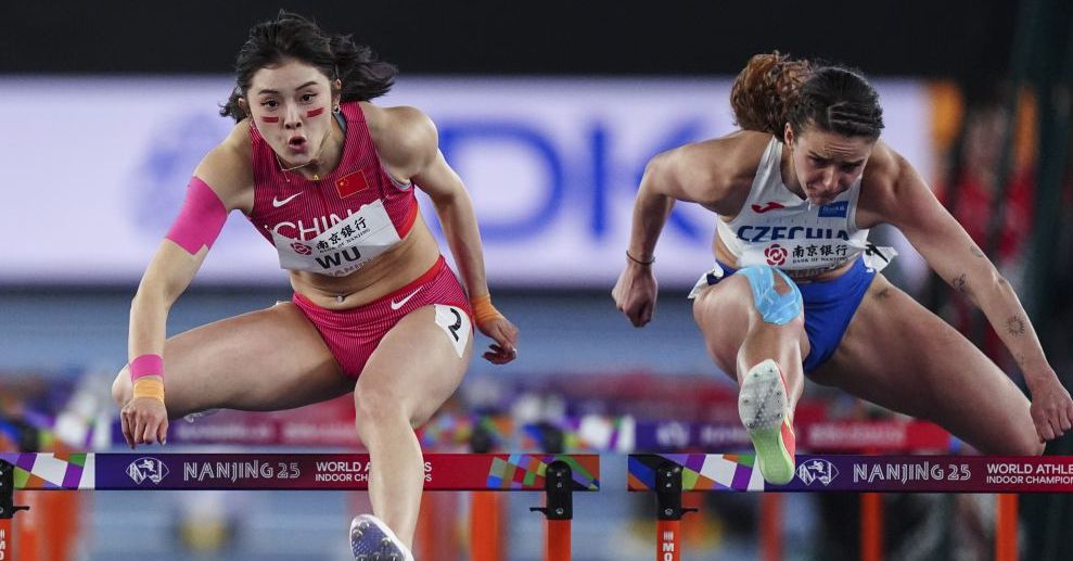 阿尔巴达成迈阿密百场里程碑，获赠纪念球衣+全队合影庆祝